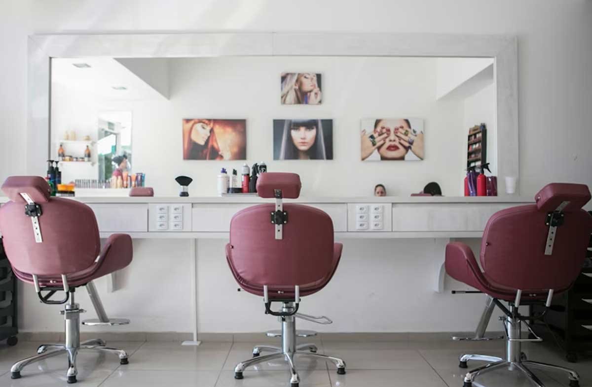 Essential Deciding Factors When Choosing Beauty Salon Equipment