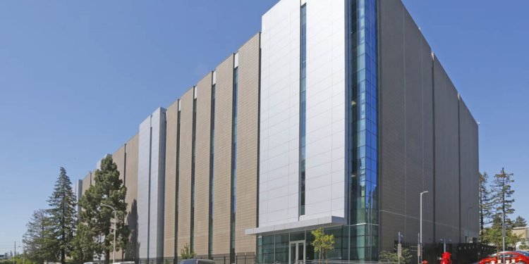 4 Ways to Improve Your Data Center’s Building
