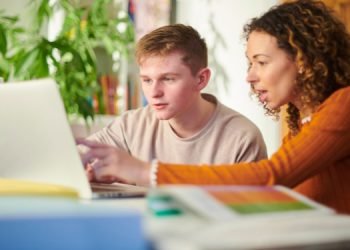 How to Choose Right Economics Tuition for Your Child