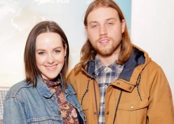 Ode Mountain DeLorenzo Malone