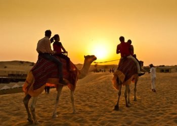What is unique about Evening Desert Safari