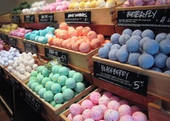 15 Things Everyone Needs to Know About Bath Bombs-1