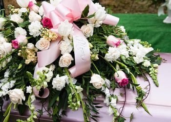 Discover The Etiquette When Sending Flowers for a Funeral