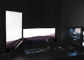 Microphone Sound Recording for Live Streaming