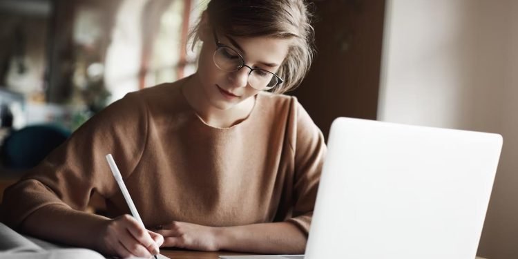 Top 7 Tips to Combine Work and Study