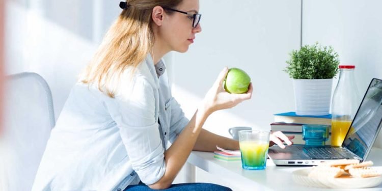 6 Work-From-Home Weight Management Strategies to Keep You Fit and Healthy