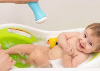 Bathe Your Little Human in The Best Baby Bathtub