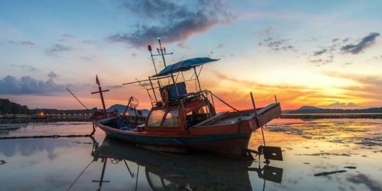 Find Out How to Get Rid of Your Old Boat_ Boat Removal Made Simple