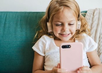 How to Monitor Your Kids Text Messages Without Invading Their Privacy