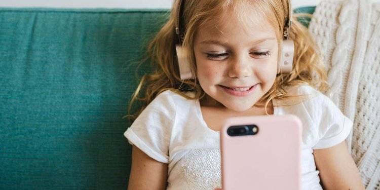 How to Monitor Your Kids Text Messages Without Invading Their Privacy