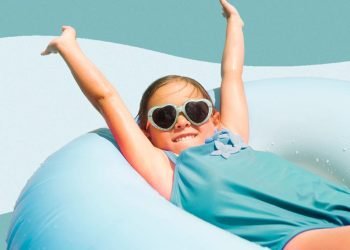 How to Wash Off Mineral Sunscreen for Kids After a Day Out