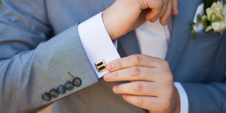 Close-up,Of,Elegance,Male,Hands.,Man,Dressed,In,Blue,Suit