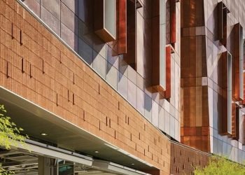 The difference between insulated metal panels vs traditional building materials