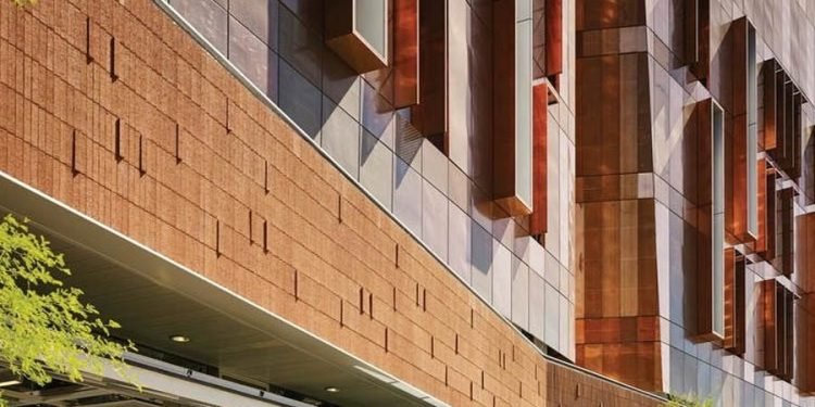 The difference between insulated metal panels vs traditional building materials