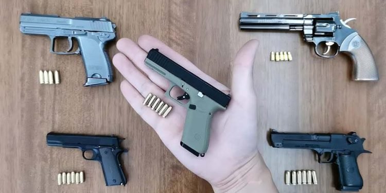 What are the factors to consider while buying miniature guns