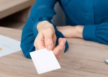 How to choose the best paper for your business cards