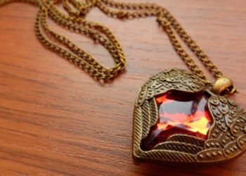 Beautiful-Jewelry-Pieces-As-Gifts-For-Her-That-She-Won't-Forget