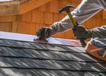 Signs You Should Fix Your Roof_ Knowing When Action is Necessary