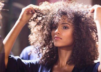 Choosing the Right Hair Cleanser for Curly Hair