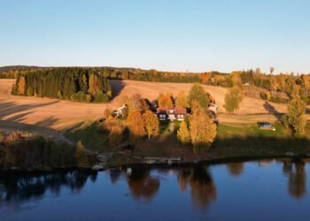 Combining Glamping with Norway's Outdoor Activities
