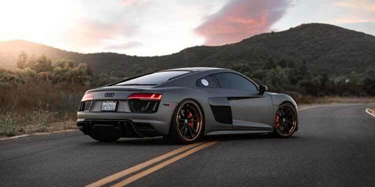 How to choose the ideal sports car to rent for speed enthusiasts