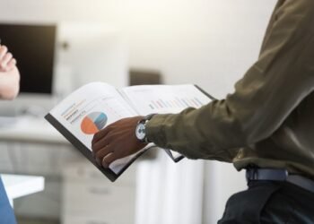 The Right IR Tech Simplifies Your Next Briefing Book