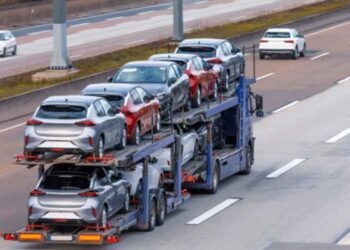 Tow-Dolly-vs.-Car-Hauler-Trailer