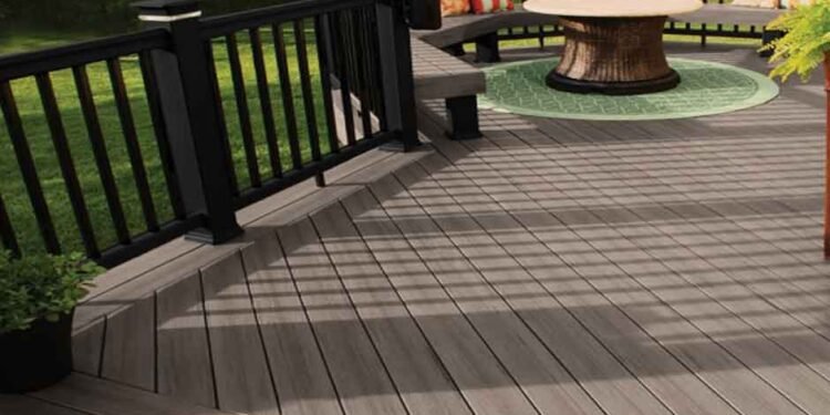 Outdoor-Deck-Patterns,-Layouts,-and-Design-Ideas
