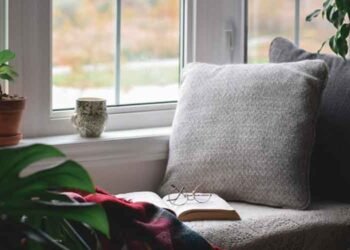 A-Guide-to-Effortlessly-Design-Your-Cosy-Reading-Nook-in-Your-Home