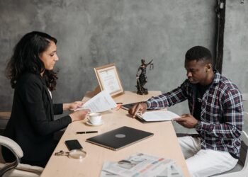 How a Toronto Employment Lawyer Can Help You