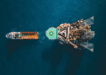 Oil Market Dynamics in Equatorial Regions