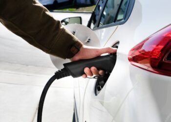 3 Factors You Should Consider When Buying An Electric Vehicle Charger in Portland, Oregon