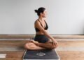How Does an Online Fitness and Nutrition Coach Help You Stay on Track