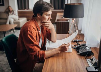 Prioritizing Savings and Investments for Financial Success