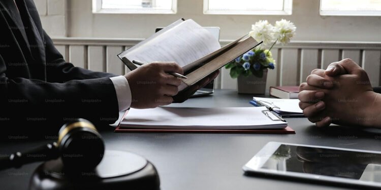 How a Reliable Criminal Defense Attorney Can Help In A Difficult Case
