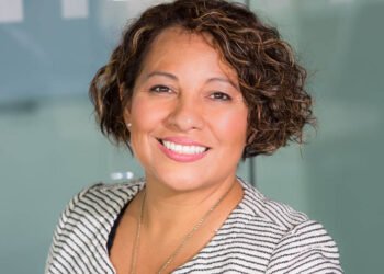 How to Embrace Confidence and Style for Women Over 50