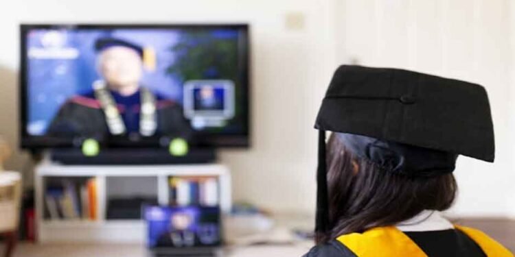 Tips-for-Thriving-in-an-Online-College-Environment