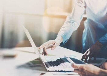 Attract and Retain Accountants in Small Businesses