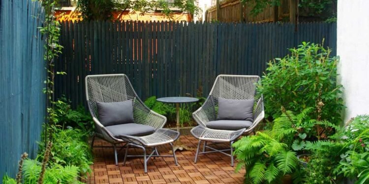 Cultivating a Beautiful and Mosquito-Free Yard