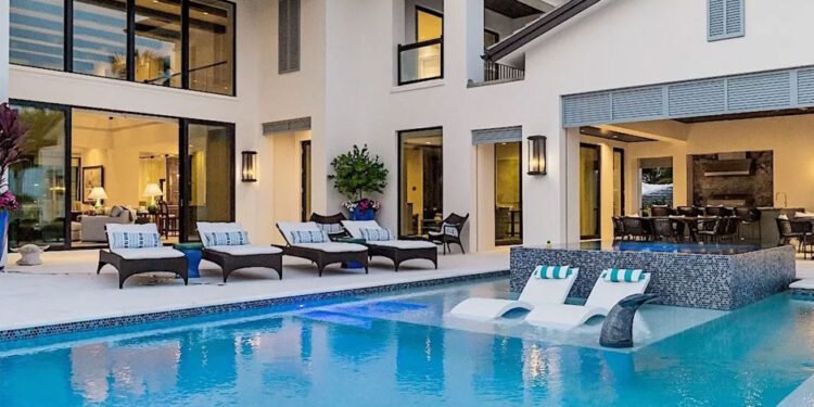 Transform Your Backyard into a Luxurious Retreat