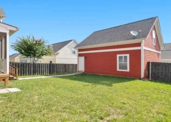 5-Strategies-to-Enhance-Your-Backyard-Space