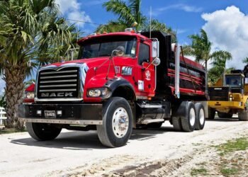 9 Common Commercial Truck Repair Issues and How to Fix Them