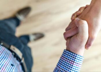 Effective Ways to Reach B2B Decision-Makers