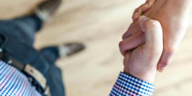 Effective Ways to Reach B2B Decision-Makers