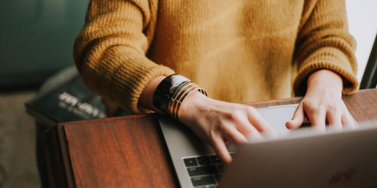 The Benefits of Hiring an Online Legal Assistant for Your Law Firm