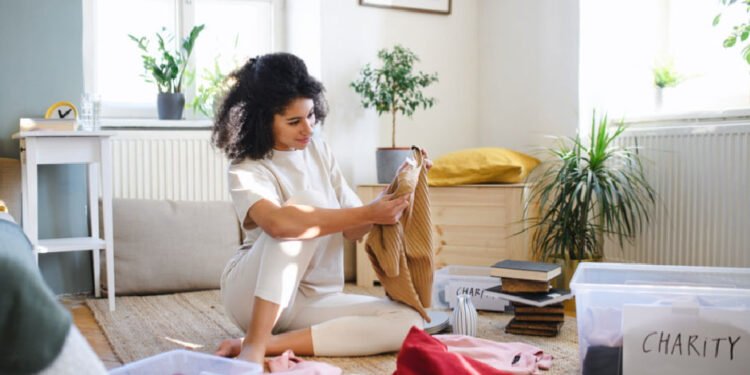 4 Tips to Maintain a Clean Small Bungalow on a Tight Schedule
