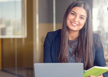 Advantages of choosing a career as a licensed insurance agent