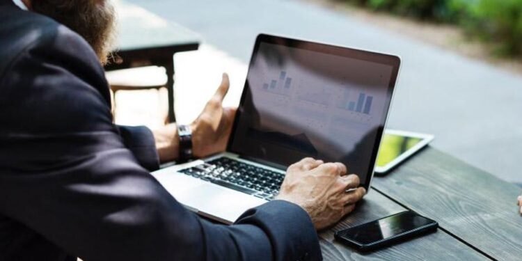 Boosting E-commerce Success with Real-Time Data Collection