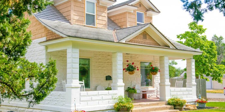 How to Enhance Your Home’s Entryway for a Welcoming First Impression