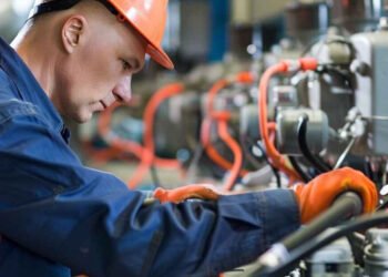 Right Technician for Generator Repair